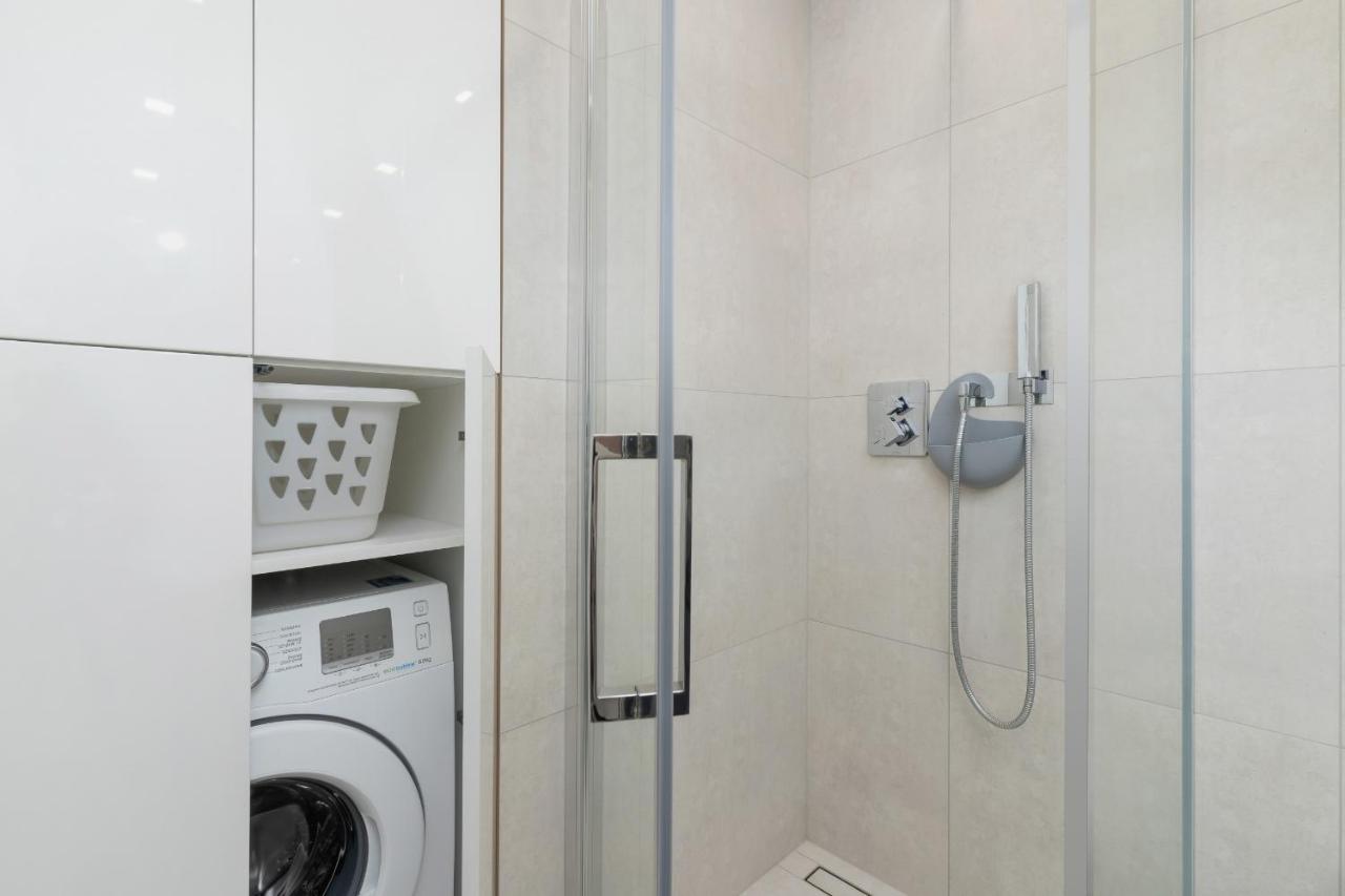 Centre & Modern Quiet With Parking By Renters Prestige Apartament